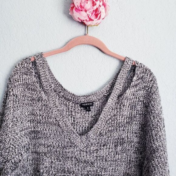 Torrid‎ - Picture 6 of 8